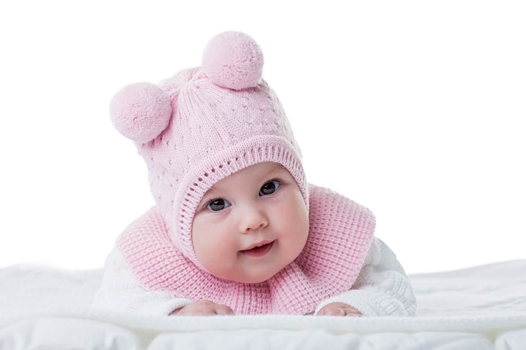 Ажурная шапочка чепчик новорожденному малышу